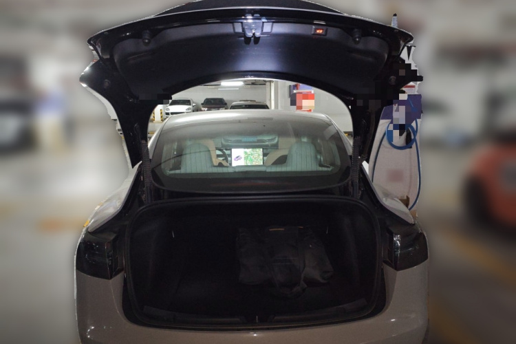 特斯拉 Model 3 2020款 标准续航后驱升级版中控内饰23