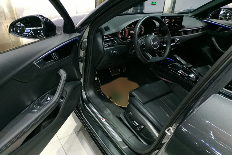 奥迪A4L 2024款 40 TFSI 豪华动感型中控内饰7003