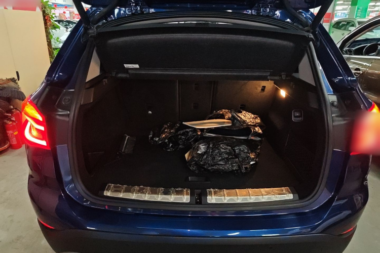 宝马X1 2018款 xDrive20Li 尊享型机舱底盘23