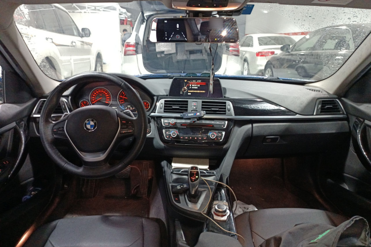 宝马3系 2017款 320Li M运动型中控内饰7002