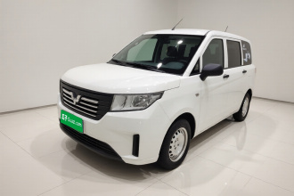 五菱汽车 五菱宏光PLUS 2020款 1.5L 手动标准型 5座