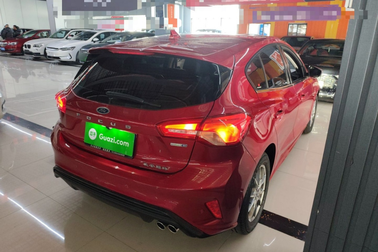 福特 福克斯 2021款 两厢 EcoBoost 180 自动锋潮型车身外观6005