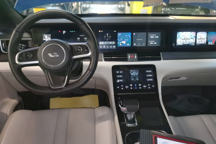 理想汽车 理想ONE 2020款 增程6座版中控内饰7002