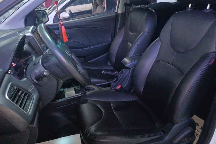 纳智捷 锐3 2016款 1.6L 手动智享型中控内饰19