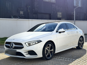 奔驰A级 2022款 改款三 A 200 L 运动轿车时尚型