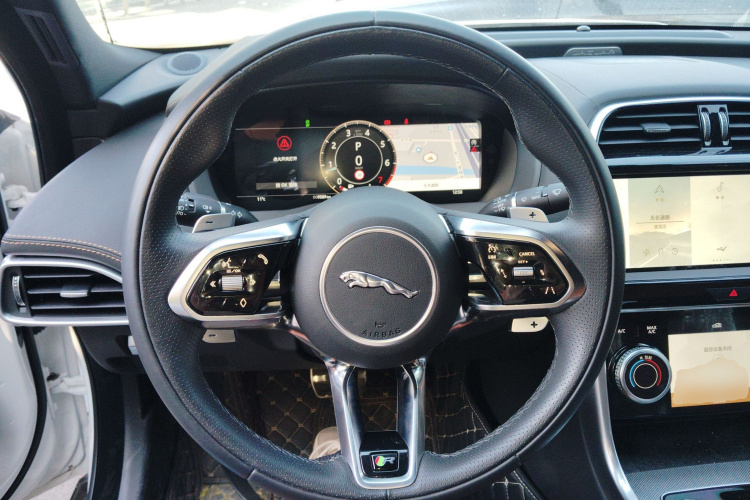 捷豹XEL 2025款 2.0T 250PS R-DYNAMIC 90周年典藏版中控内饰13
