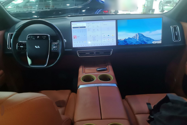 理想汽车 理想L9 2022款 Max中控内饰12