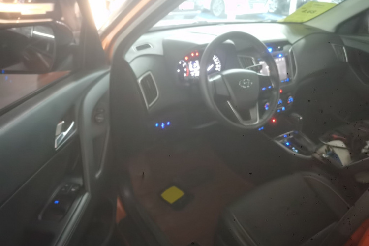 北京现代ix25 2015款 1.6L 自动两驱智能型GLS中控内饰7003