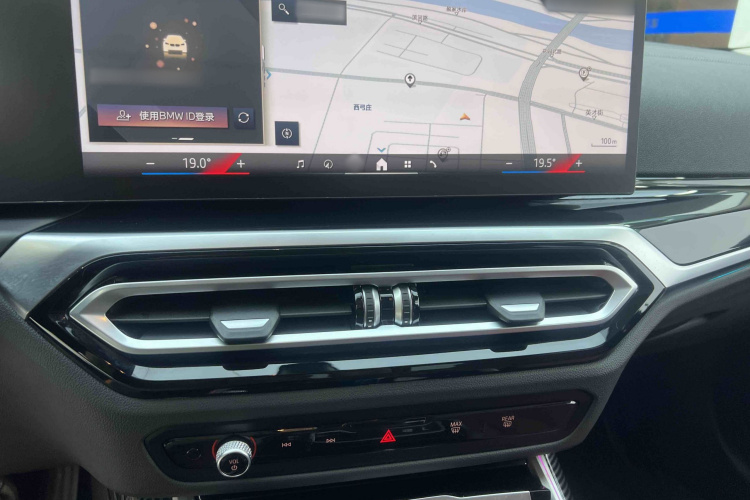 宝马3系 2024款 320Li M运动套装中控内饰7003