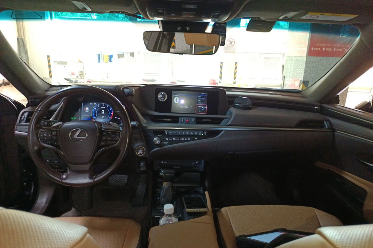 雷克萨斯ES 2020款 200 卓越版中控内饰12
