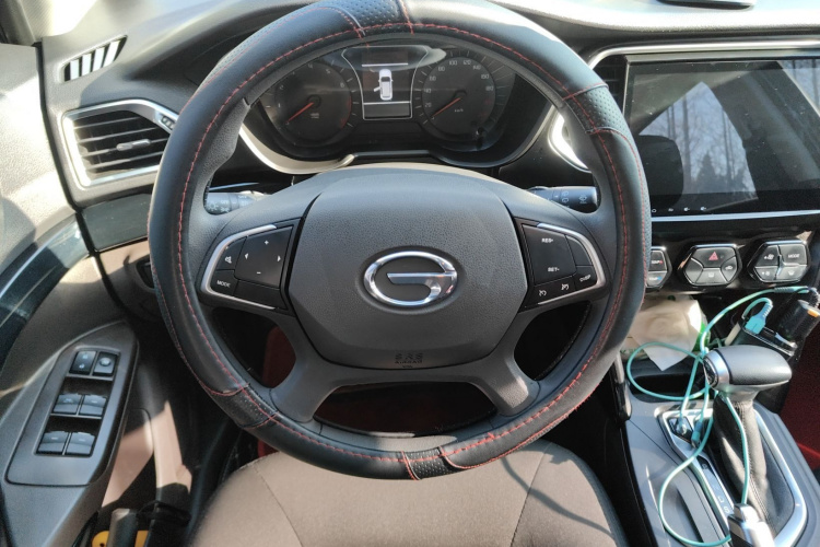 广汽传祺 传祺GS4 2015款 200T G-DCT精英版中控内饰13