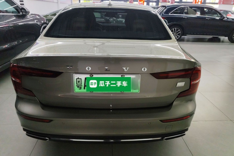 沃尔沃S60新能源 2022款 T8 E驱混动 四驱智逸豪华版车身外观6