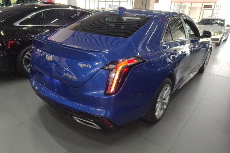 凯迪拉克CT4 2021款 28T 风尚型车身外观7