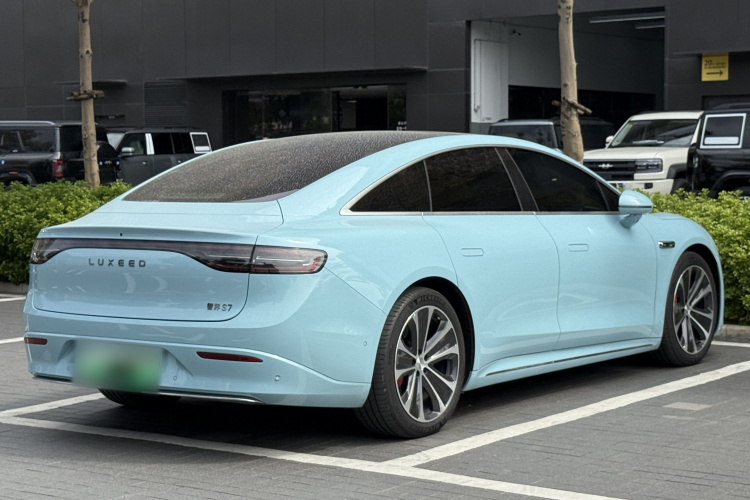 鸿蒙智行 智界S7 2025款 785km Ultra车身外观6007