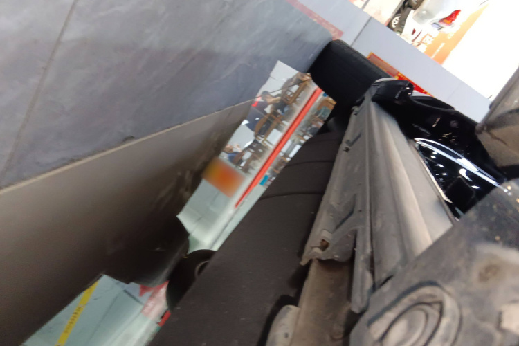 本田 冠道 2020款 370TURBO 四驱尊享版机舱底盘29