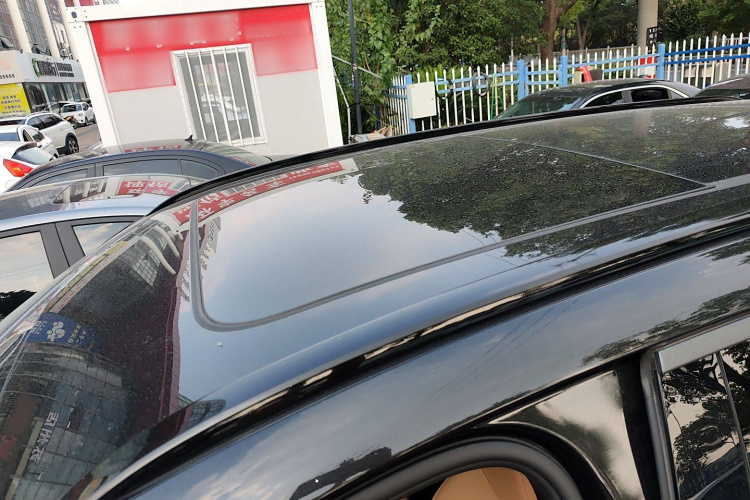 领克09 EM-P 2021款 2.0T PHEV Halo 七座车身外观57