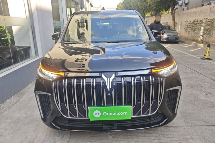 岚图汽车 岚图梦想家 2024款 PHEV 超长续航卓越版车身外观2