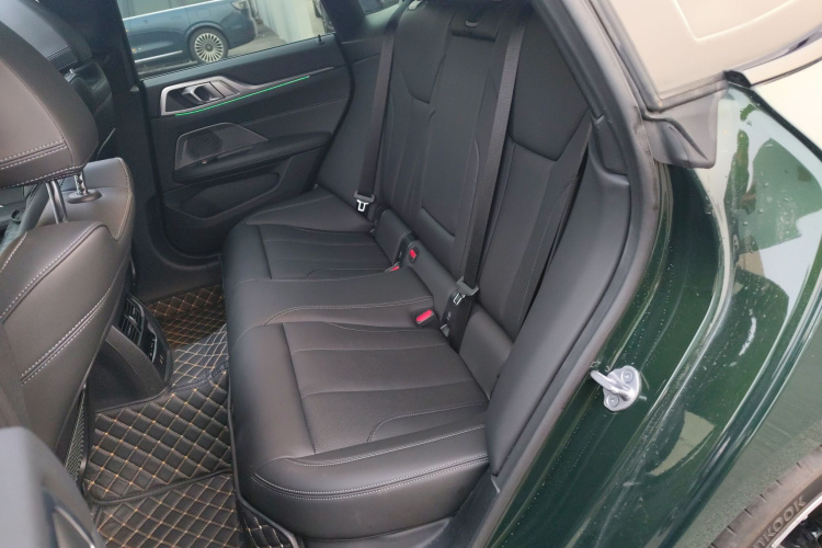 宝马4系 2022款 425i Gran Coupe M运动曜夜套装中控内饰21