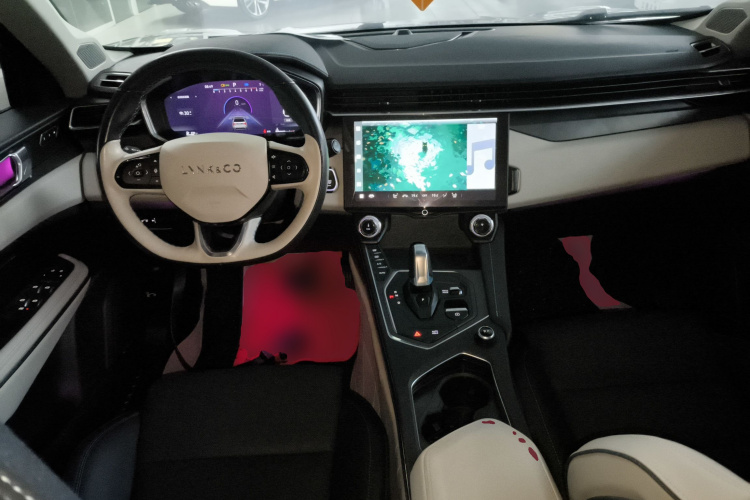 领克01 2021款 2.0TD 两驱耀Pro中控内饰7002