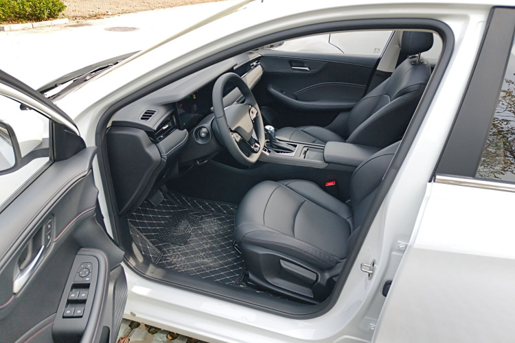 荣威i5 2023款 1.5L CVT尊荣版中控内饰7003