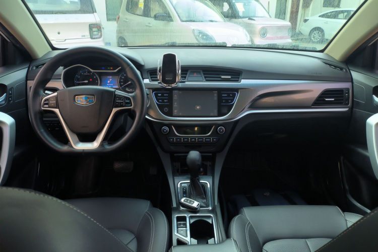 吉利汽车 帝豪 2017款 三厢百万款 1.5L CVT向上互联版中控内饰12