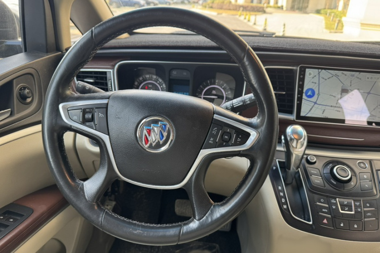 别克GL8 2017款 25S 豪华型 国V中控内饰7008