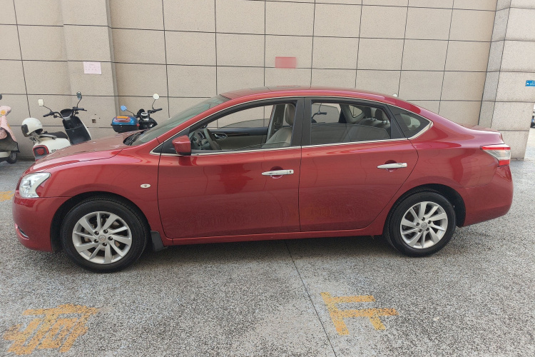 日产 轩逸 2014款 1.6XV CVT尊享版车身外观4