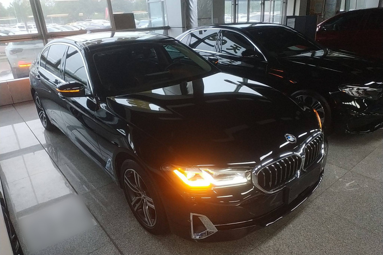 宝马5系 2023款 530Li 领先型 豪华套装车身外观6002