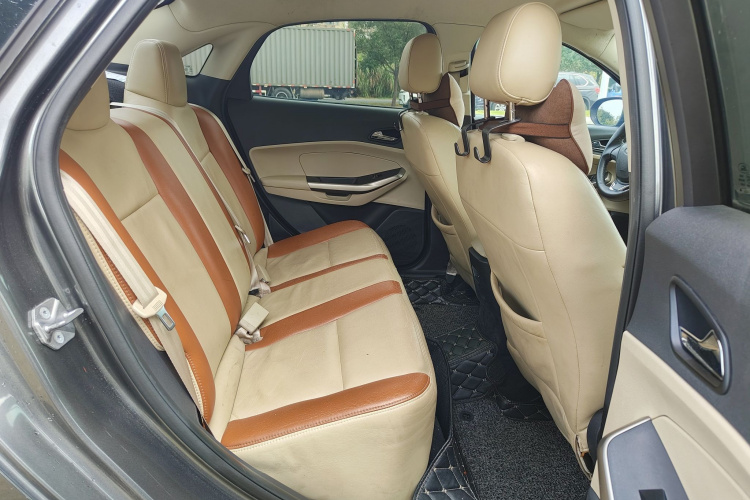 福特 福睿斯 2015款 1.5L 自动舒适型中控内饰7005