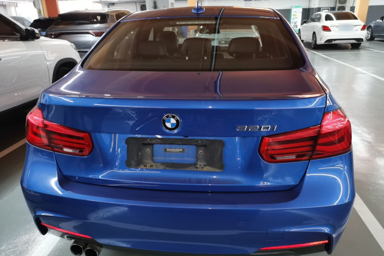 宝马3系 2017款 320i M运动型车身外观6