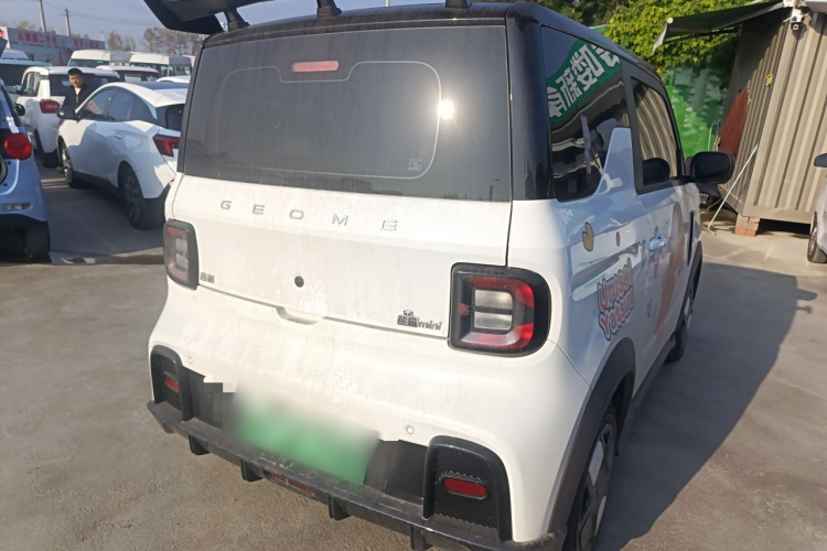 吉利银河 2025款 210km 熊猫卡丁车身外观7