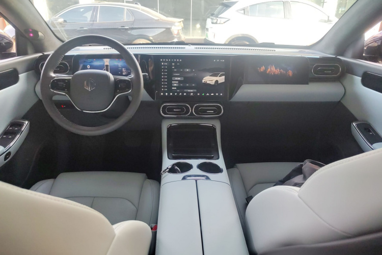 零跑汽车 零跑C01 2022款 四驱双电机高性能版中控内饰7002