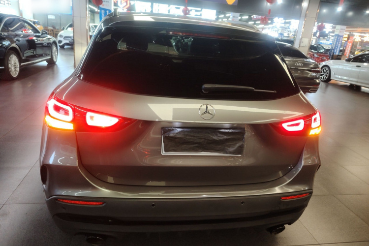 奔驰GLA AMG 2021款 AMG GLA 35 4MATIC车身外观6