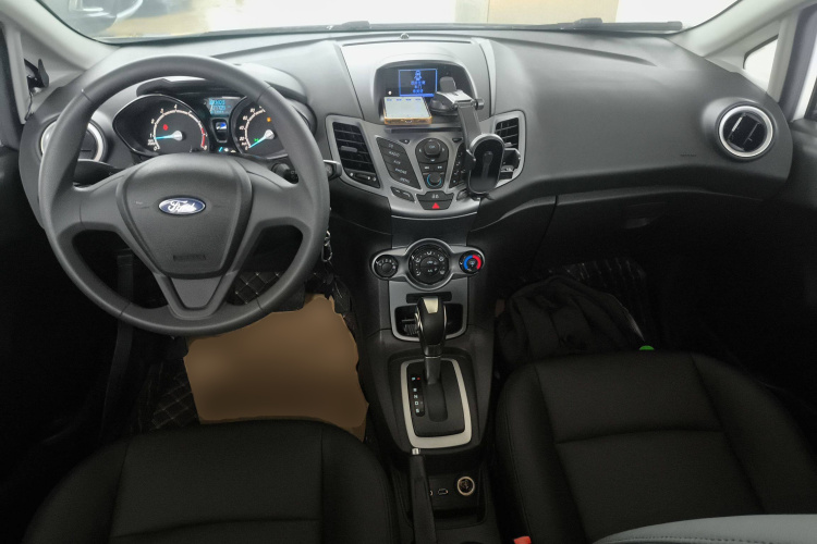 福特 嘉年华 2013款 两厢 1.5L 自动时尚型中控内饰7002