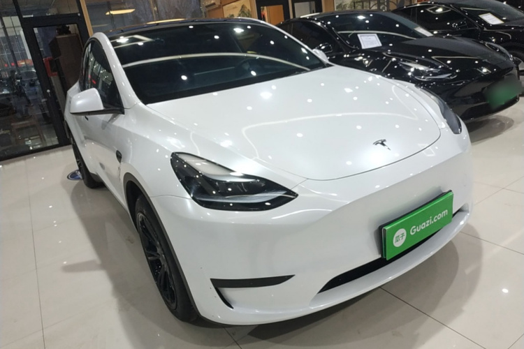 特斯拉 Model Y 2022款 改款 后轮驱动版车身外观3