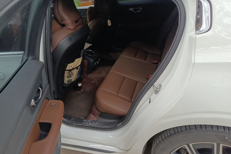 沃尔沃S60 2023款 B4 智逸豪华版中控内饰7004