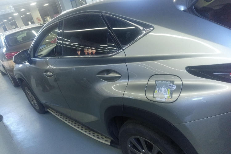 雷克萨斯NX 2015款 200 前驱 锋行版车身外观4