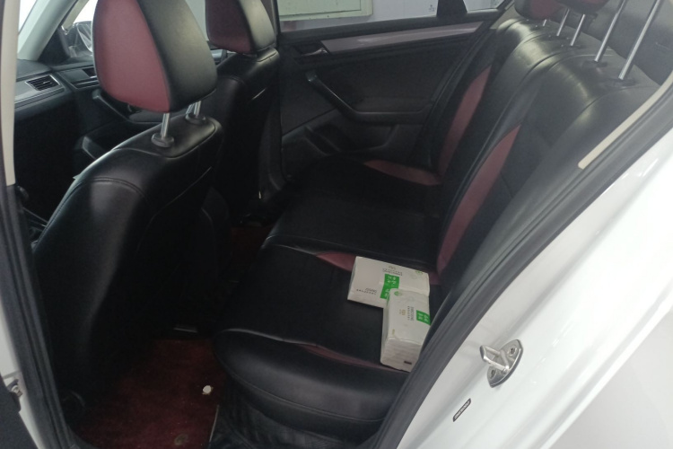 大众 2019款 宝来·传奇 1.5L 自动时尚型 国V中控内饰21