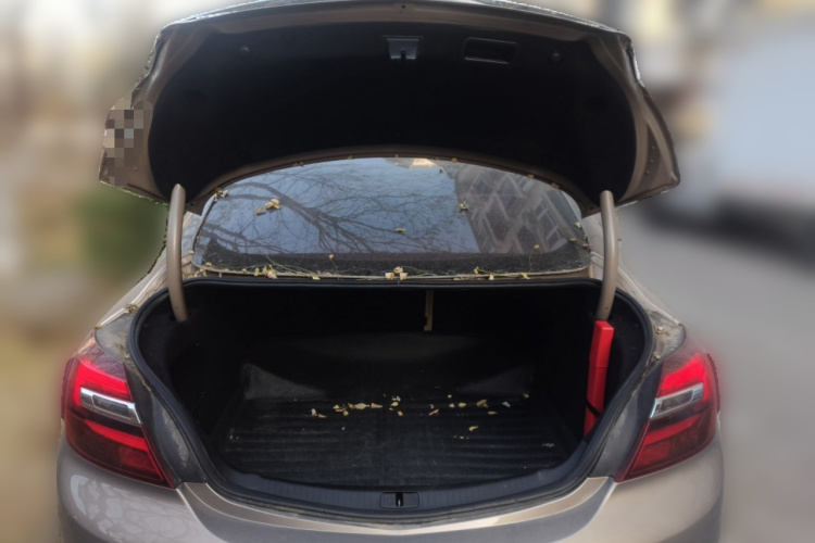 别克 君威 2015款 2.0L 领先时尚型中控内饰23