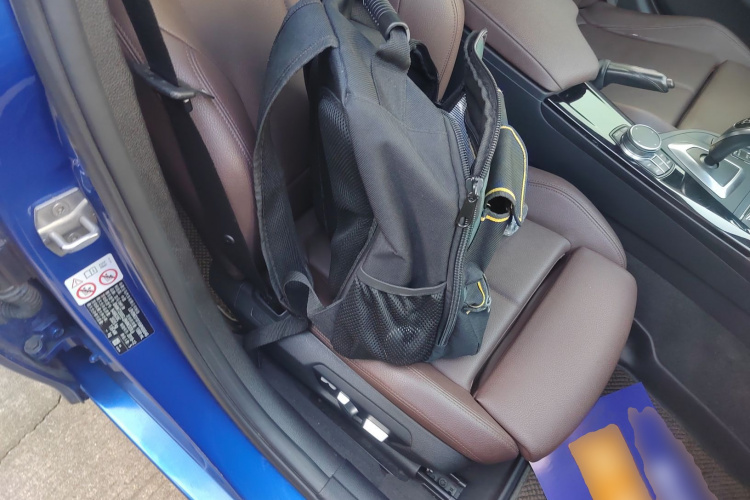 宝马3系 2019款 320Li M运动套装局部细节41