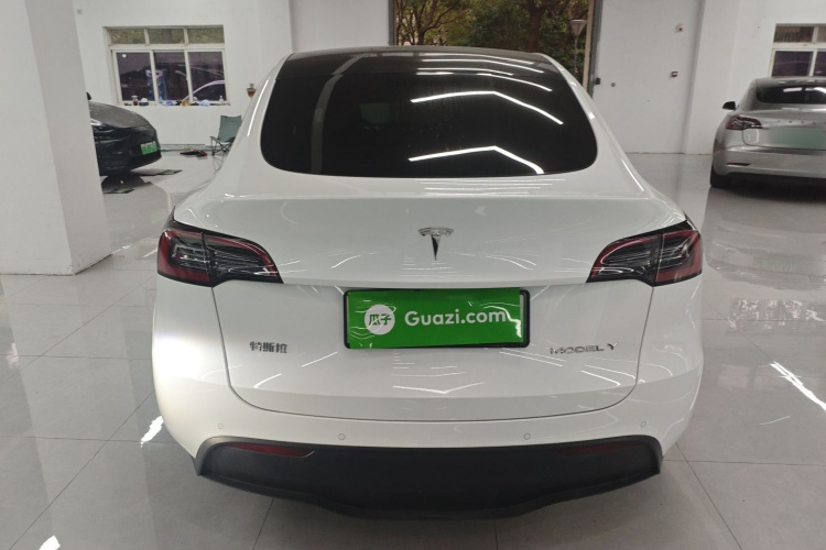 特斯拉 Model Y 2022款 改款 后轮驱动版车身外观6