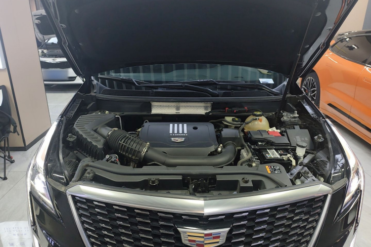 凯迪拉克XT5 2022款 2.0T 两驱豪华型机舱底盘24