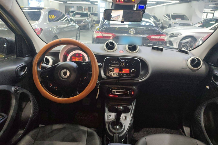 smart forfour 2016款 1.0L 52千瓦灵动版中控内饰12
