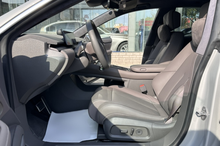 蔚来ET7 2024款 75kWh 行政版中控内饰7003