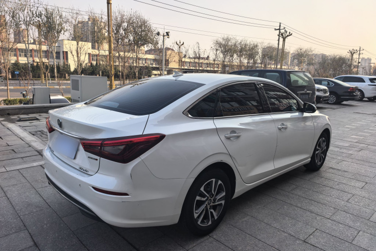 长安 逸动 2018款 1.6L GDI 手动时尚型车身外观6005