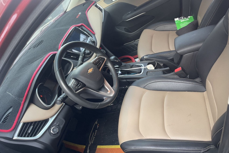 雪佛兰 科鲁泽 2022款 320 自动悦享天窗版中控内饰7004