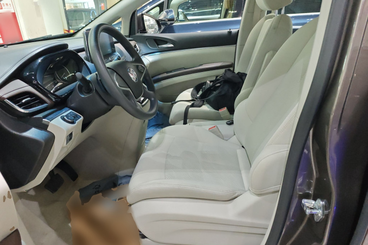 别克GL8 2023款 陆上公务舱 舒适型中控内饰19