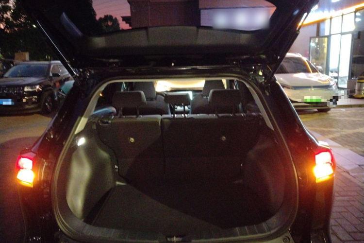 丰田 锋兰达 2023款 2.0L CVT精英版机舱底盘23