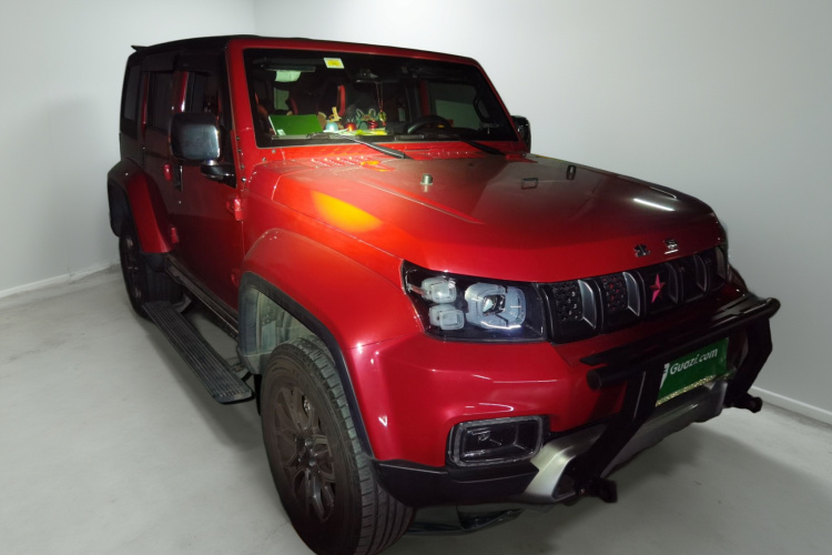 北京BJ40 2020款 2.0T 自动四驱城市猎人版侠客型车身外观3