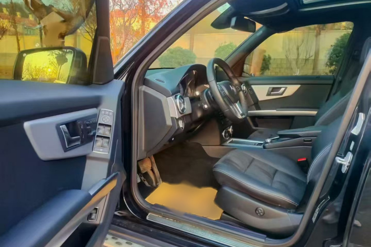 奔驰GLK级 2015款 GLK 260 4MATIC 动感型 极致版中控内饰7003